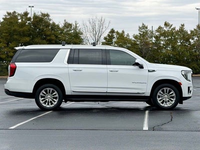 2022 GMC Yukon XL SLT