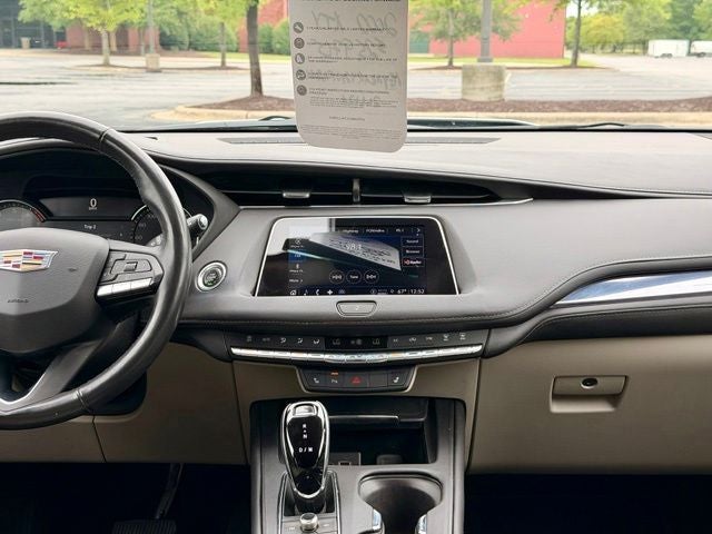 2022 Cadillac XT4 Luxury
