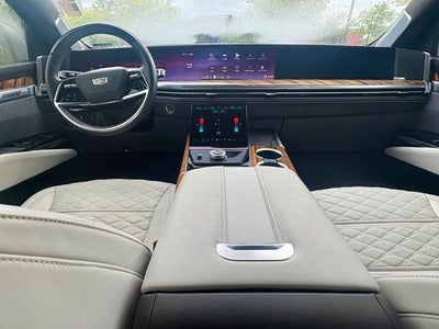 2025 Cadillac Escalade Sport Platinum