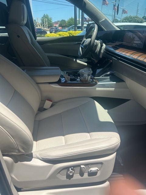 2025 Cadillac Escalade Sport Platinum