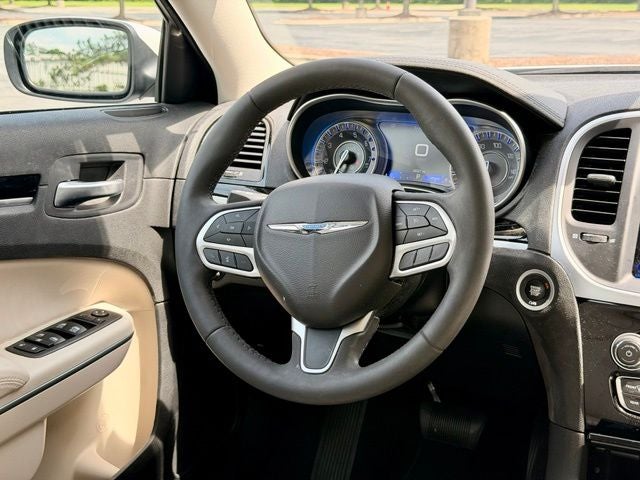 2023 Chrysler 300 Touring
