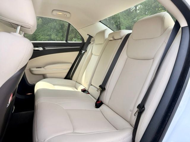 2023 Chrysler 300 Touring