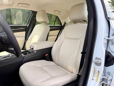 2023 Chrysler 300 Touring