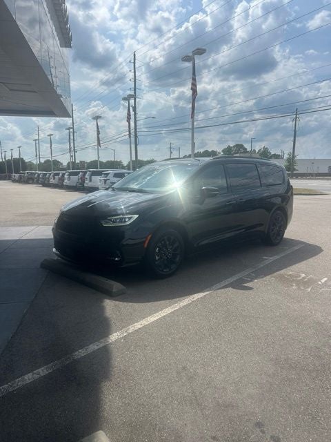 2021 Chrysler Pacifica Touring