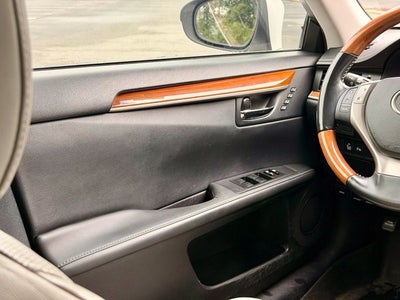 2013 Lexus ES 300h