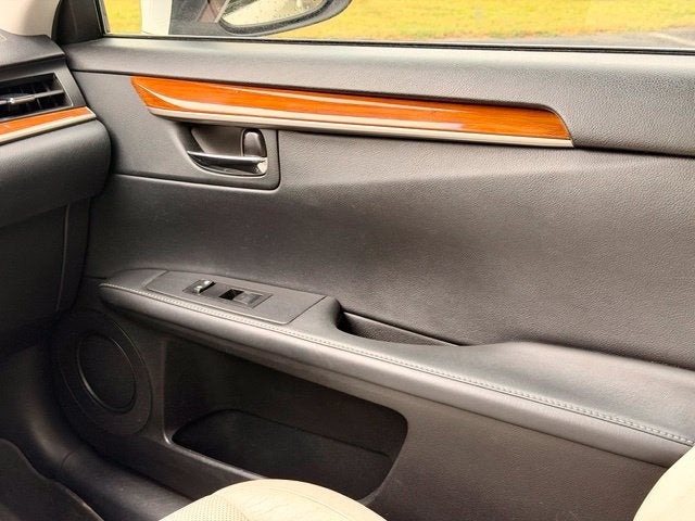 2013 Lexus ES 300h
