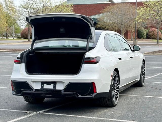 2025 BMW 7 Series 740i