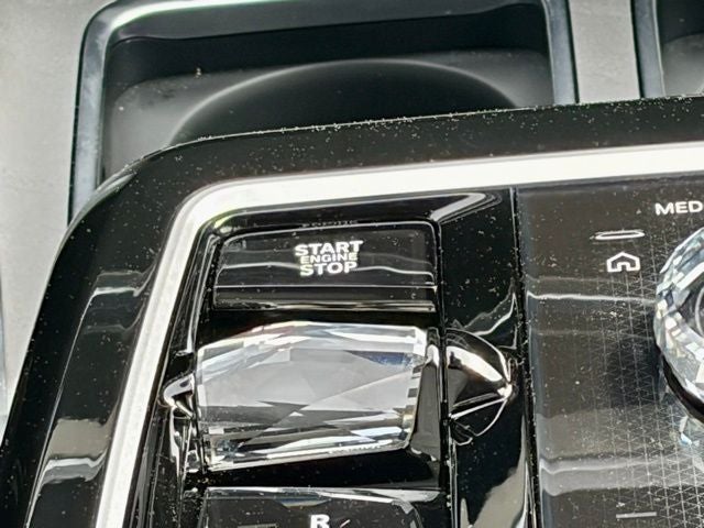 2025 BMW 7 Series 740i