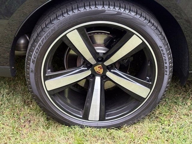 2022 Porsche Macan S