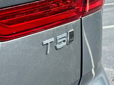 2020 Volvo XC60 T5 Momentum