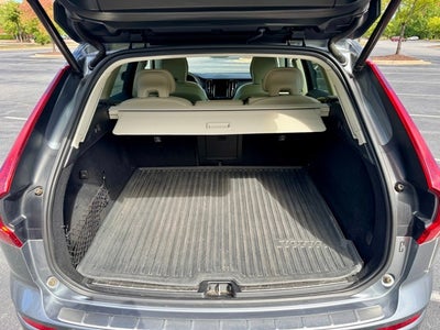 2020 Volvo XC60 T5 Momentum