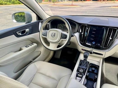 2020 Volvo XC60 T5 Momentum