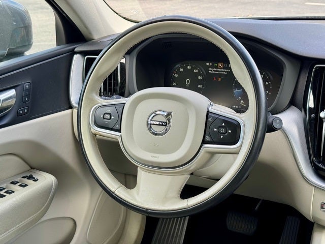 2020 Volvo XC60 T5 Momentum