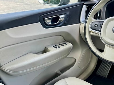 2020 Volvo XC60 T5 Momentum